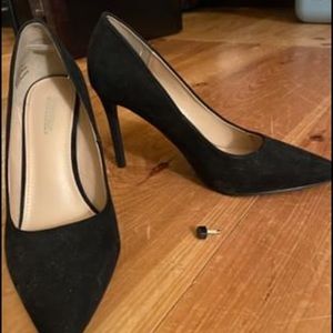 JustFab simple black 4 inch pumps. Size 9.5
